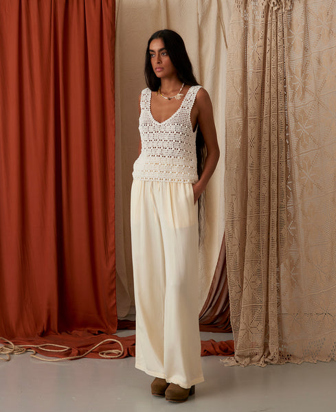 Elanor Singlet – AllThatRemainsLove